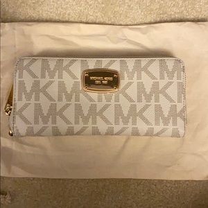 Micheal Kors Wallet